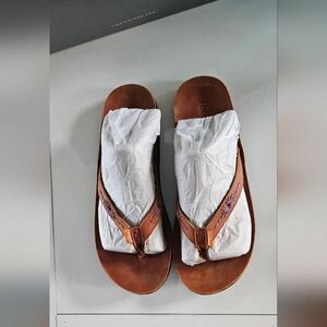 Feelgoodz flip flop sandals Leather with embroidered flowers women size 11